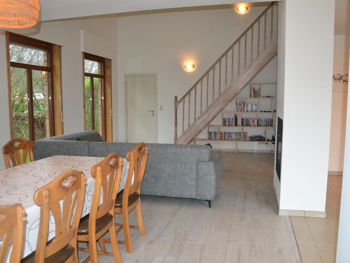 Villa Welcoming In With Terrace Garden Barbeque Puivelde