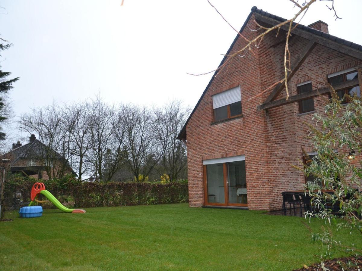 Villa Welcoming In With Terrace Garden Barbeque Puivelde